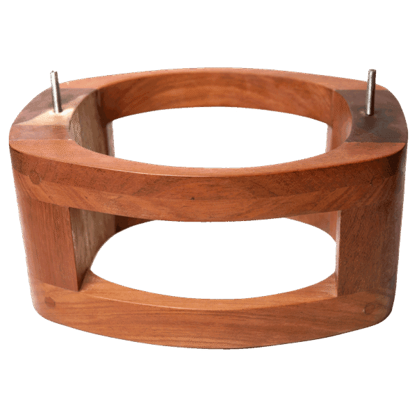 Flange-Stand_front Universal support system for holding brim flanges firmly during the shaping process. Features removable pins for versatile positioning and compatibility with all flange styles.