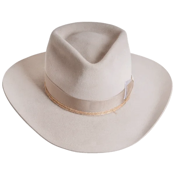 A versatile view of the Roamer Hat, emphasizing the 9 cm western-inspired brim and smooth artisanal design, ideal for transitioning effortlessly between city sophistication and countryside charm. Superior Hats.